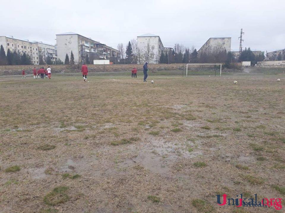 Stadionlarda qoyun otarılır, bəziləri isə ayaqoluna çevrilib... - Azərbaycanda (FOTOLAR)
